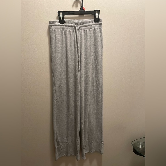 Aritzia Wilfred Free Wide Leg Sweatpants - Picture 1 of 4
